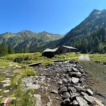 Sportpension Alpenrose 3*