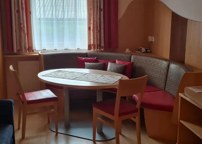 Sportpension Alpenrose 4*